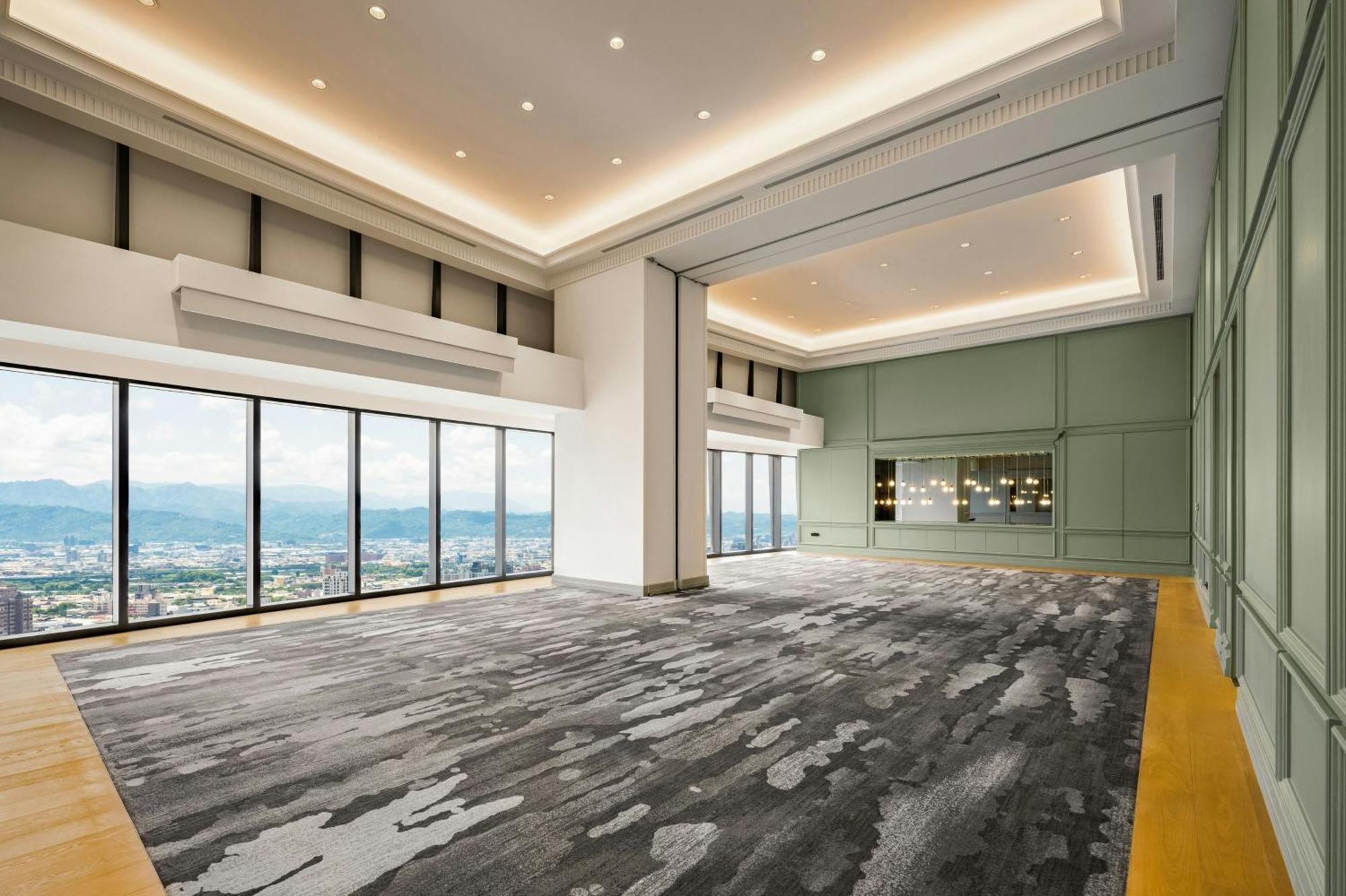 台中李方艾美酒店 外观 照片 The 30th floor of the hotel