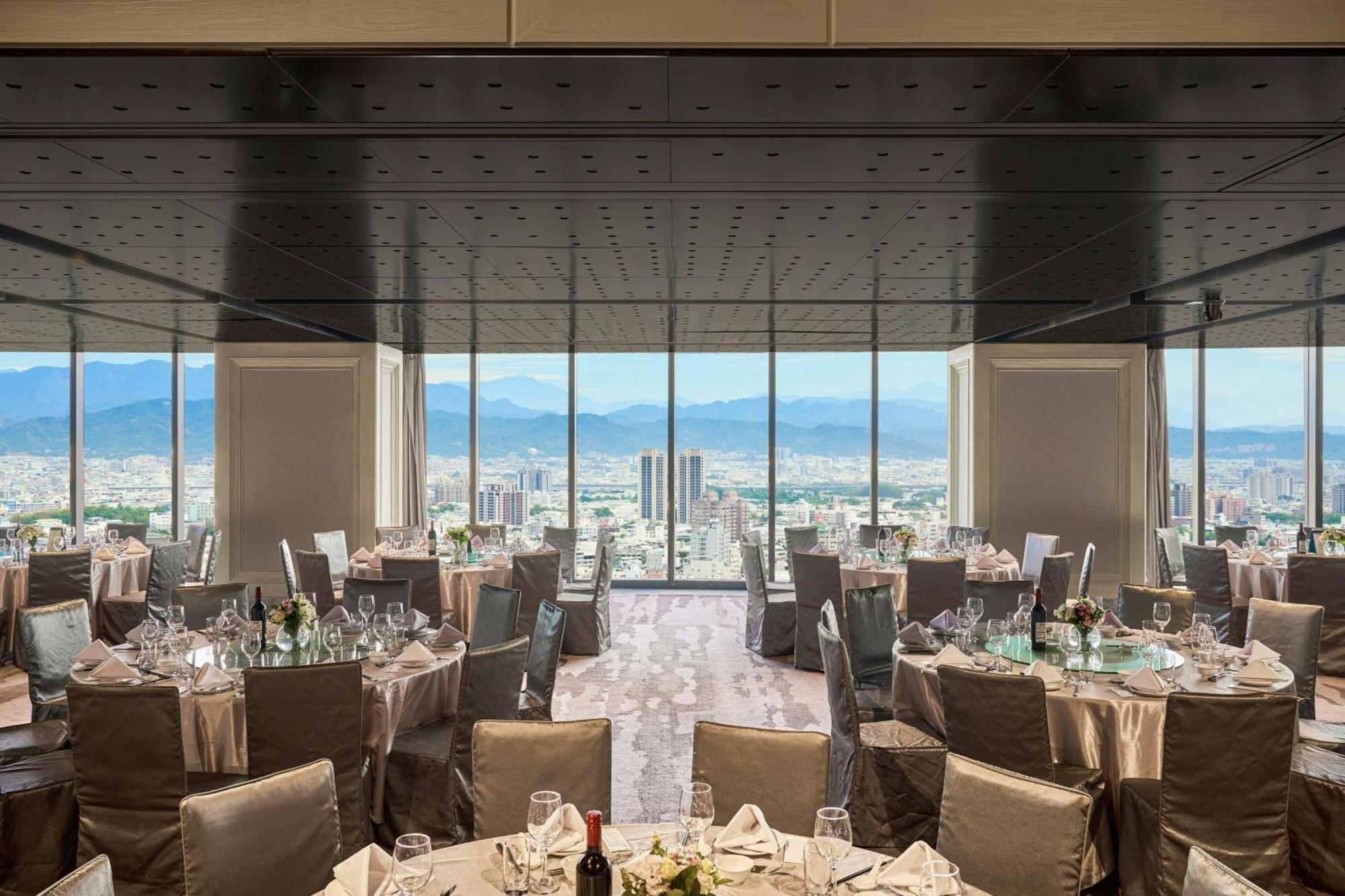 台中李方艾美酒店 外观 照片 The restaurant
